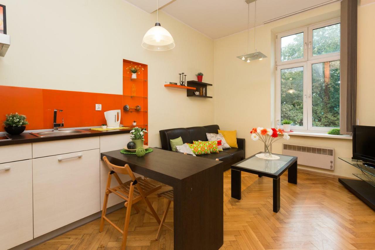 Bright And Charming- Golden Apartments&D8B * Kraków
